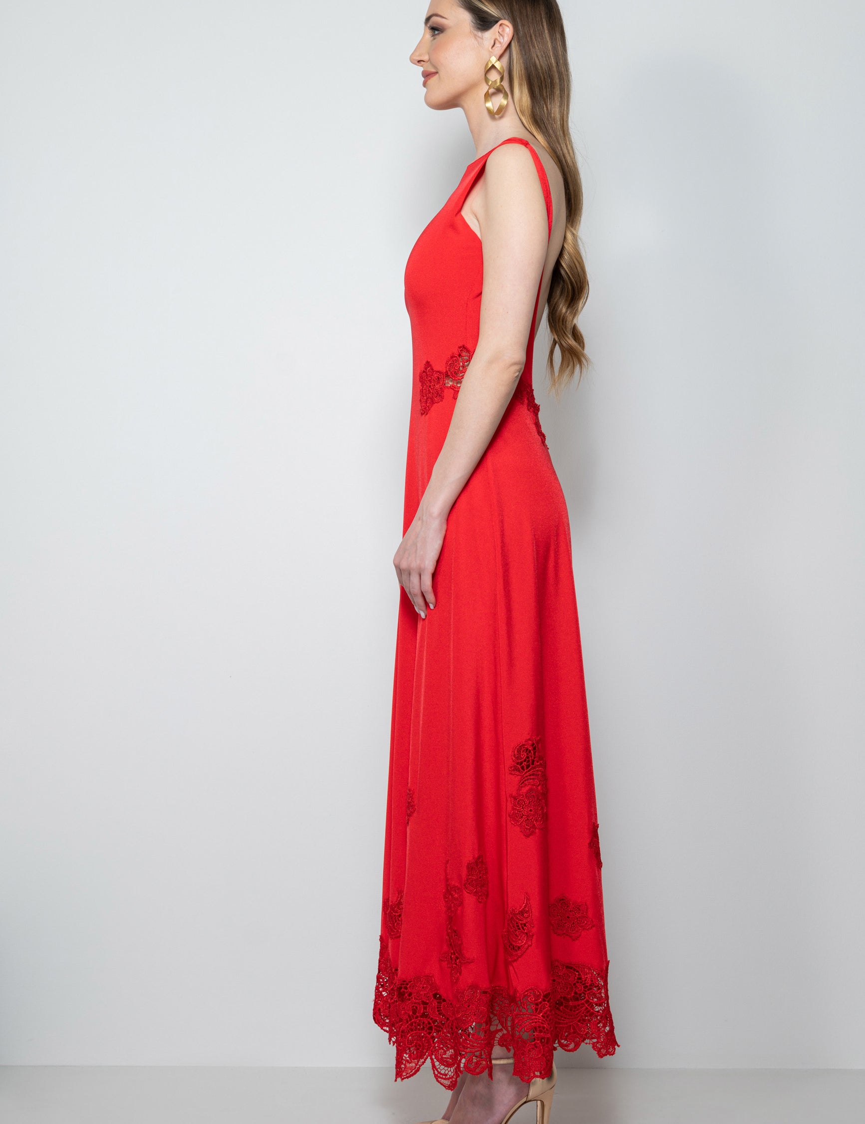 Vestito rosso lungo in jersey con scollo sulla schiena – Merita di Sofia Provera Atelier