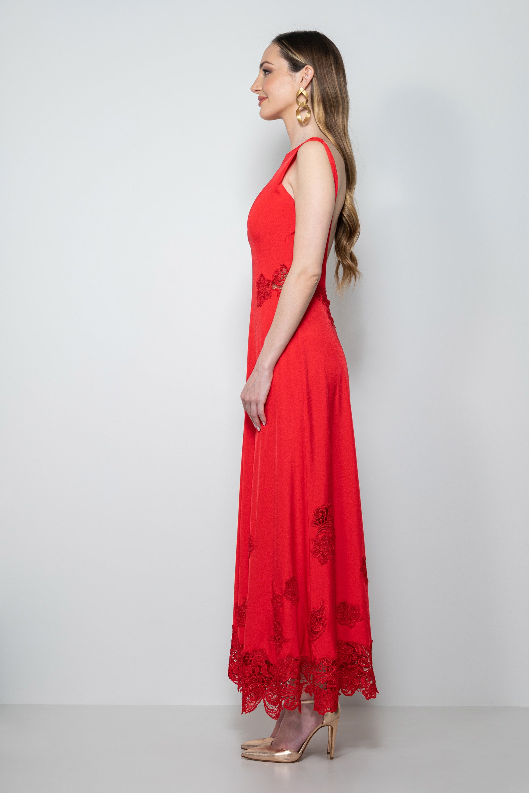 Vestito rosso lungo in jersey con scollo sulla schiena – Merita di Sofia Provera Atelier