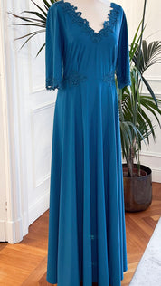 Abito mamma sposa galateo “Paola” in jersey petrolio con pizzo rebrodé, Sofia Provera Atelier