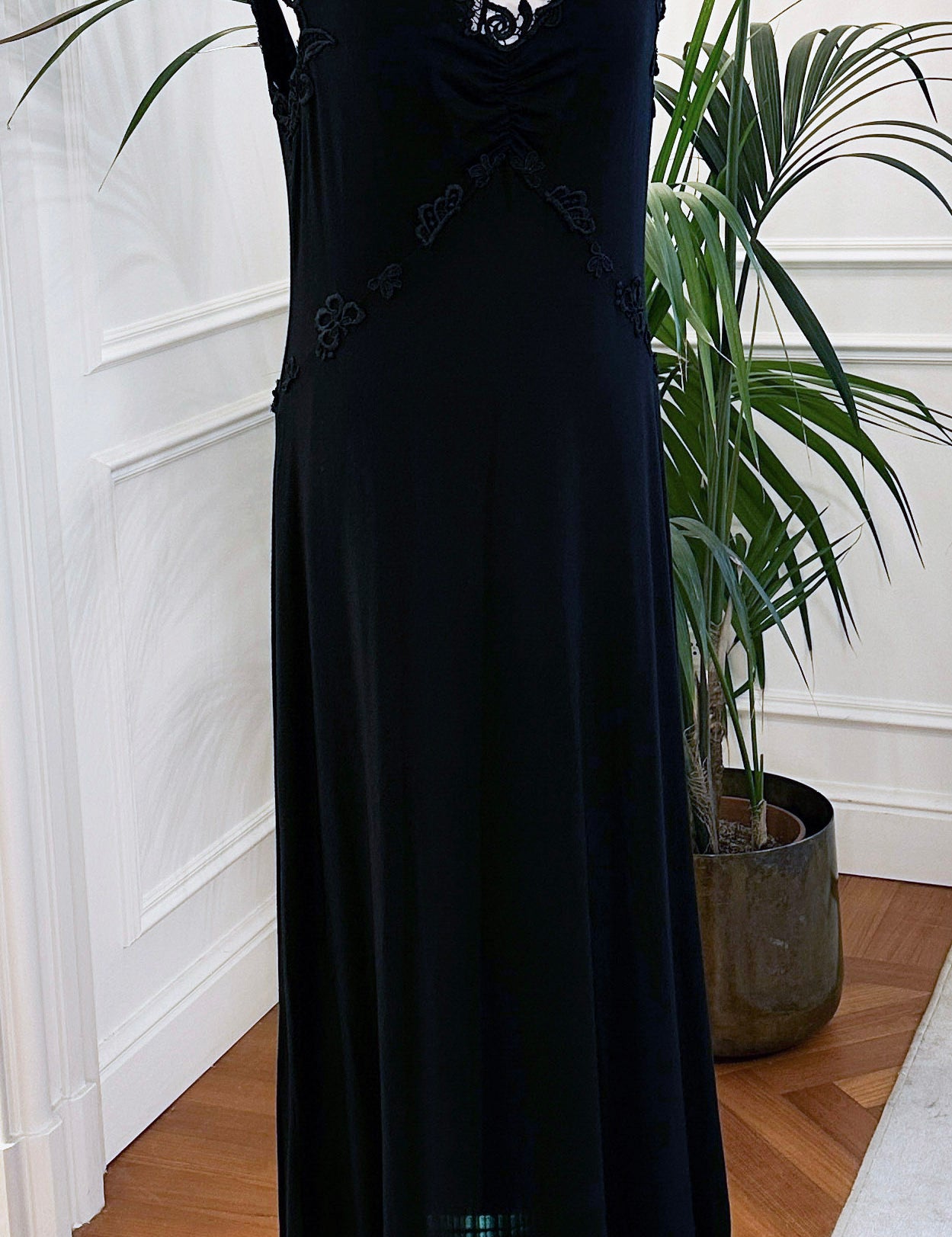 Abito cerimonia lungo in pizzo con paillettes, scollo all’americana e schiena nuda, Sofia Provera Atelier