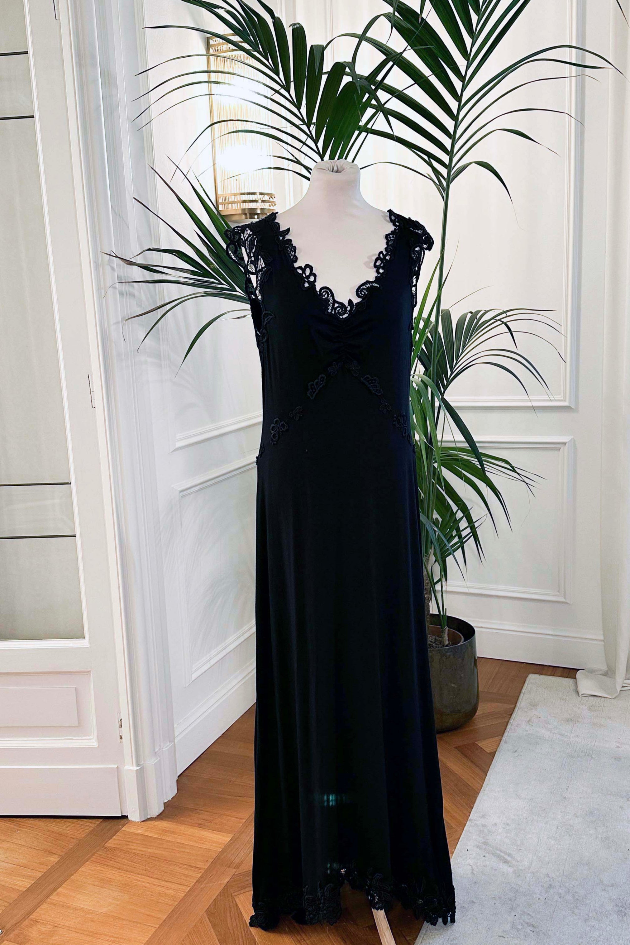 Abito cerimonia lungo in pizzo con paillettes, scollo all’americana e schiena nuda, Sofia Provera Atelier