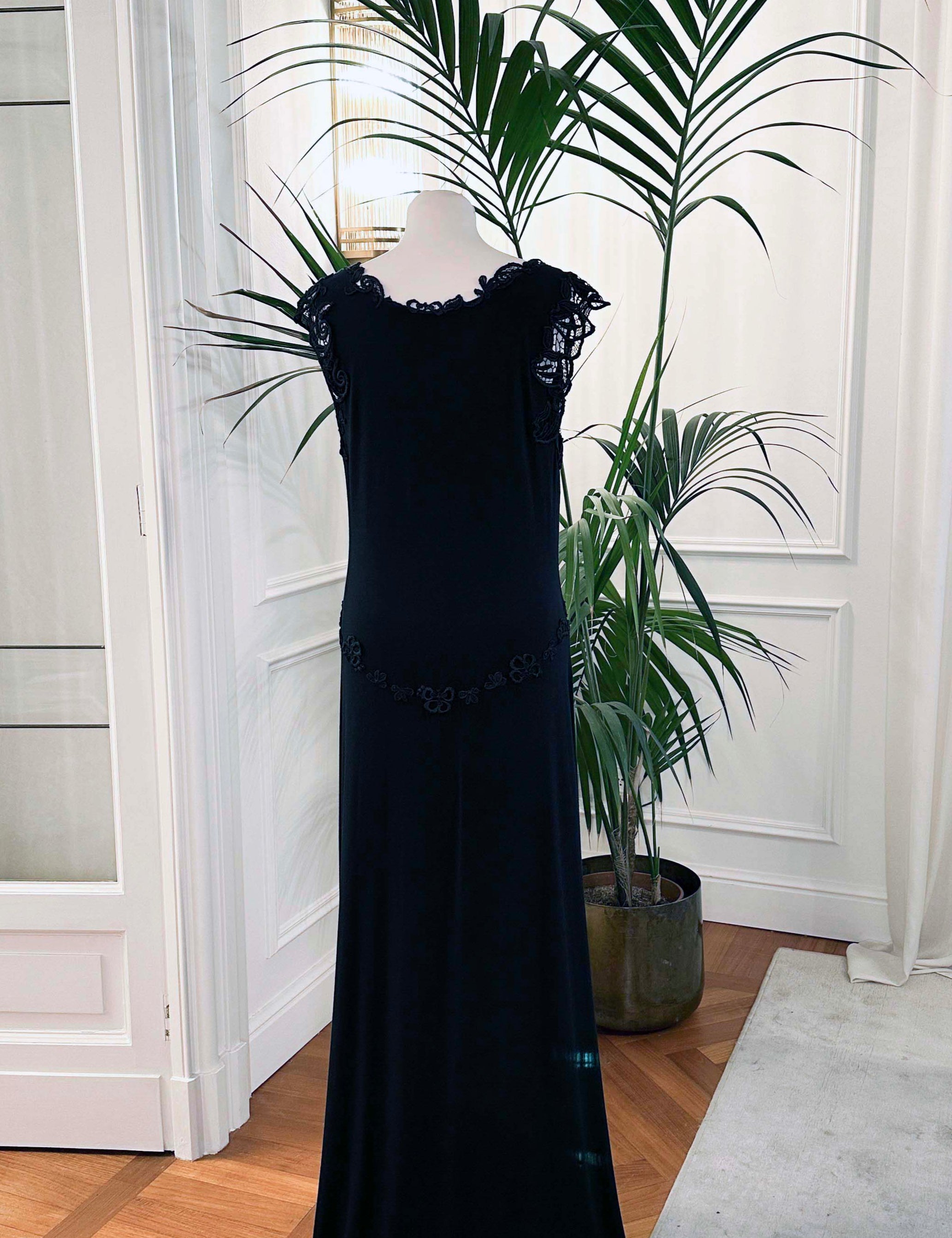 Abito cerimonia lungo in pizzo con paillettes, scollo all’americana e schiena nuda, Sofia Provera Atelier
