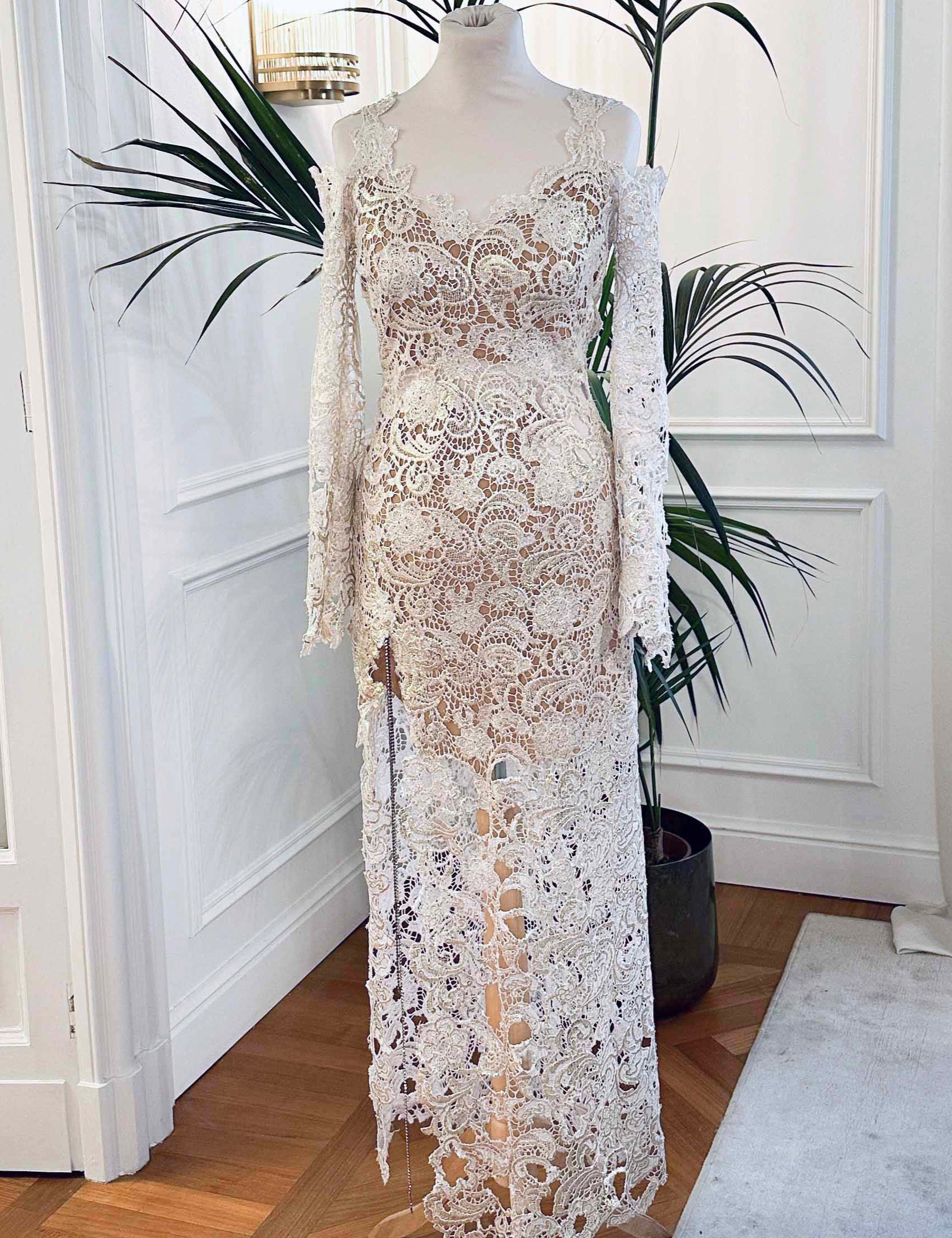 Vestiti 18esimo in pizzo macramè bianco con Swarovski e schiena gioiello – modello Riad, Sofia Provera