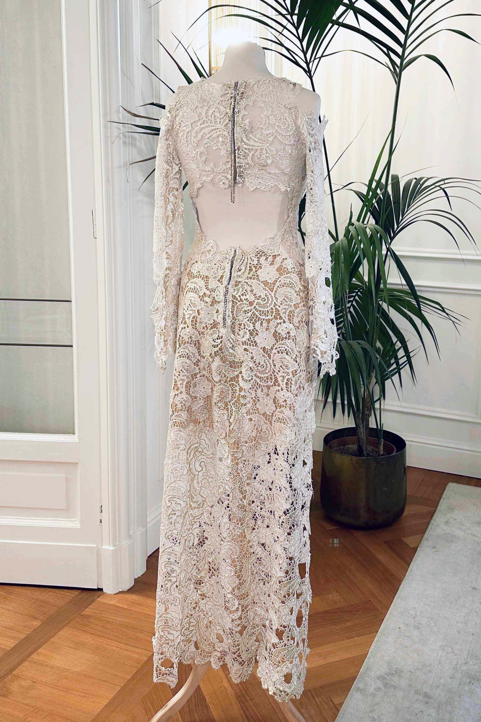 Vestiti 18esimo in pizzo macramè bianco con Swarovski e schiena gioiello – modello Riad, Sofia Provera