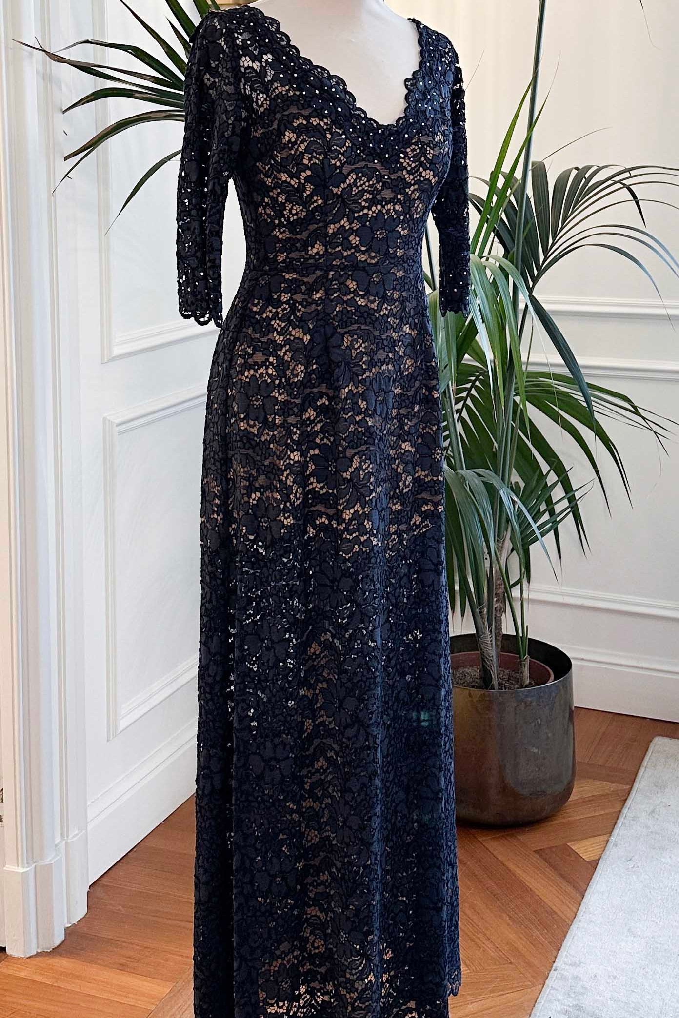 Abito mamma sposa galateo in pizzo blu con Swarovski e maniche trasparenti