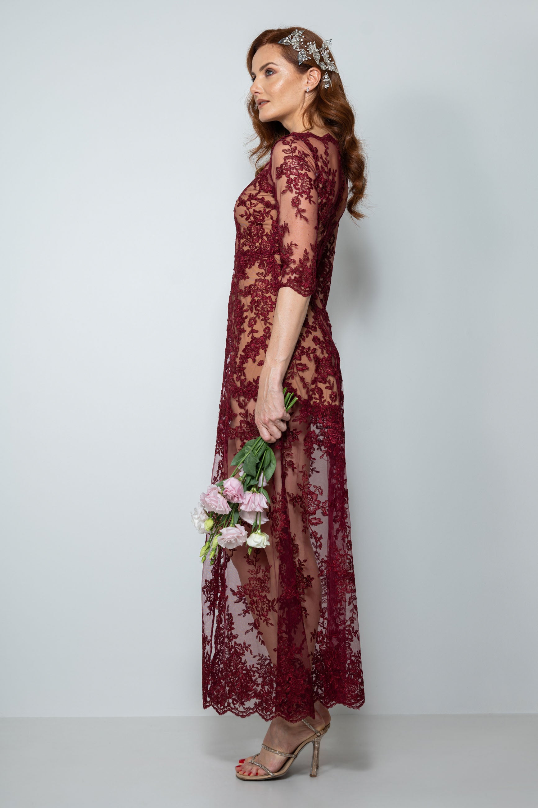 abito mamma sposa galateo lungo in pizzo rebrodè bordeaux “Elsa” – Sofia Provera Atelier