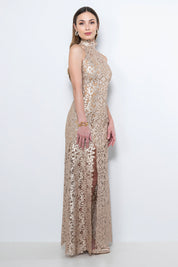 Abito lungo in pizzo platino con scollo all’americana e paillettes satinate – Sofia Provera Atelier