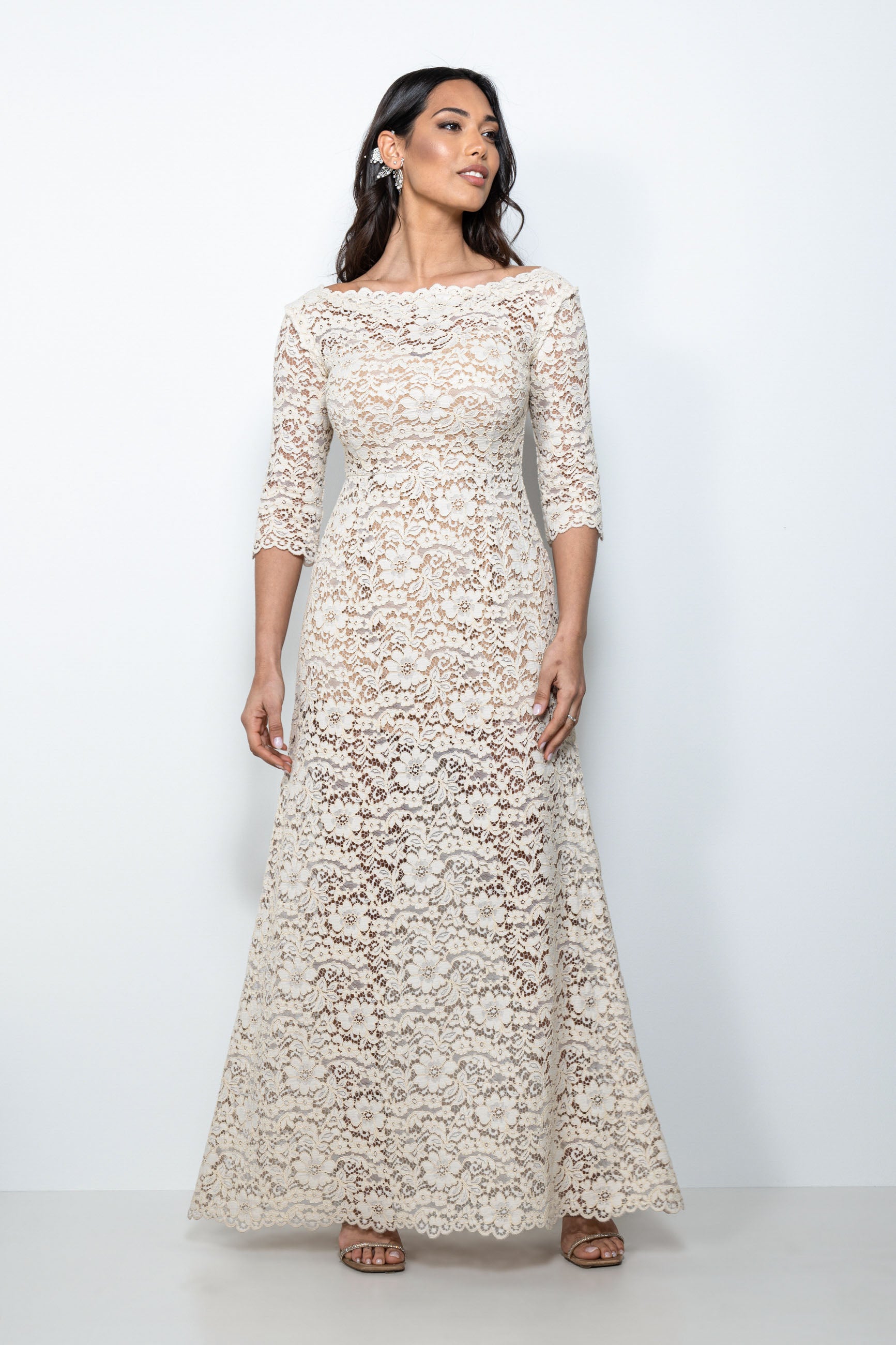 abito mamma sposa galateo in pizzo rebrodè platino con maniche staccabili – Sofia Provera Atelier