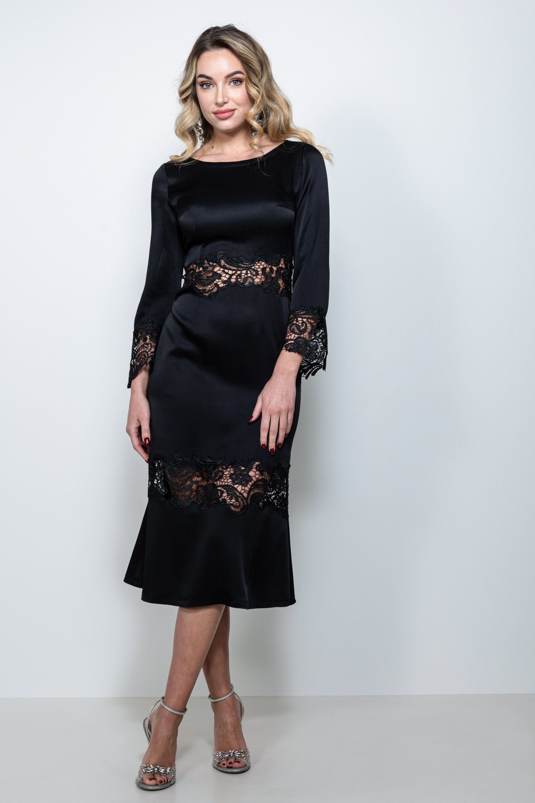 abito midi a sirena con maniche campana e pizzo macramè nero – Sofia Provera Atelier