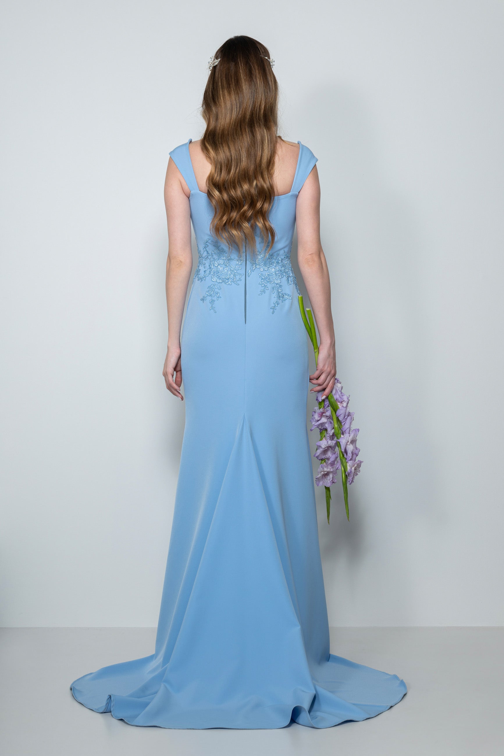 Abito da cerimonia azzurro a sirena con pizzo – Atelier Sofia Provera