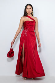 vestito 18esimo lungo rosso con ricami e spacco in satin – Sofia Provera Atelier
