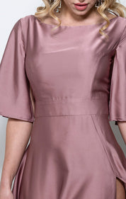 Abito cerimonia lungo in satin color terracotta con scollo a barchetta e spacco laterale – Sofia Provera Atelier