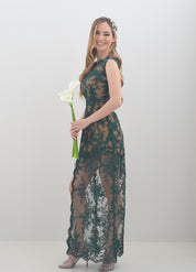 abito cerimonia lungo verde in pizzo rebrodè con Swarovski e scollo a barchetta – Sofia Provera Atelier