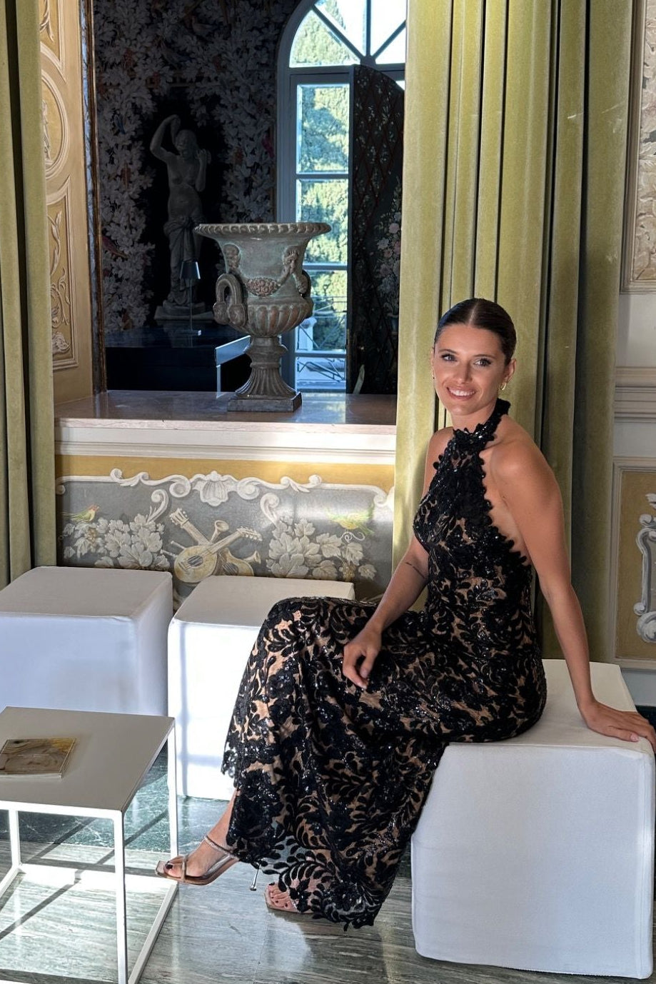 Vestiti eleganti donna in affitto Milano