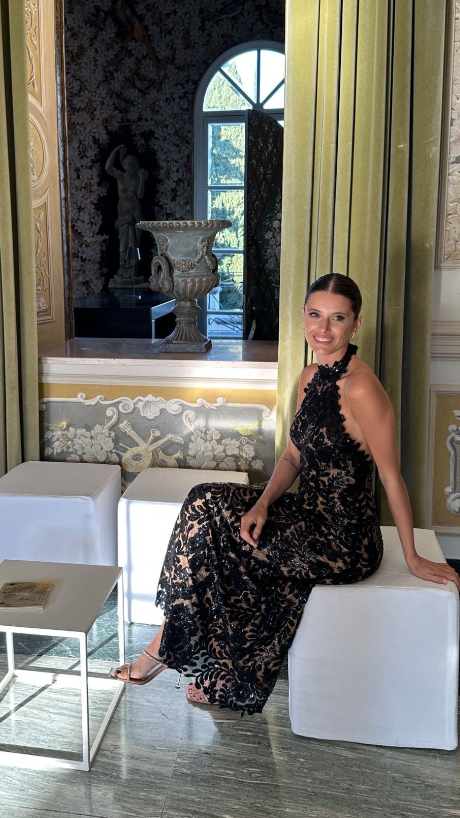 Vestiti eleganti donna in affitto Milano